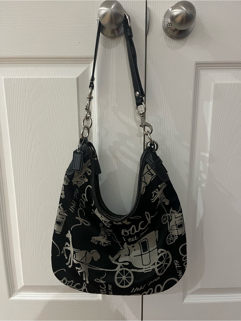 Authentic 2009 Vintage Coach Pleated Horse & Carriage Hobo Shoulder Bag